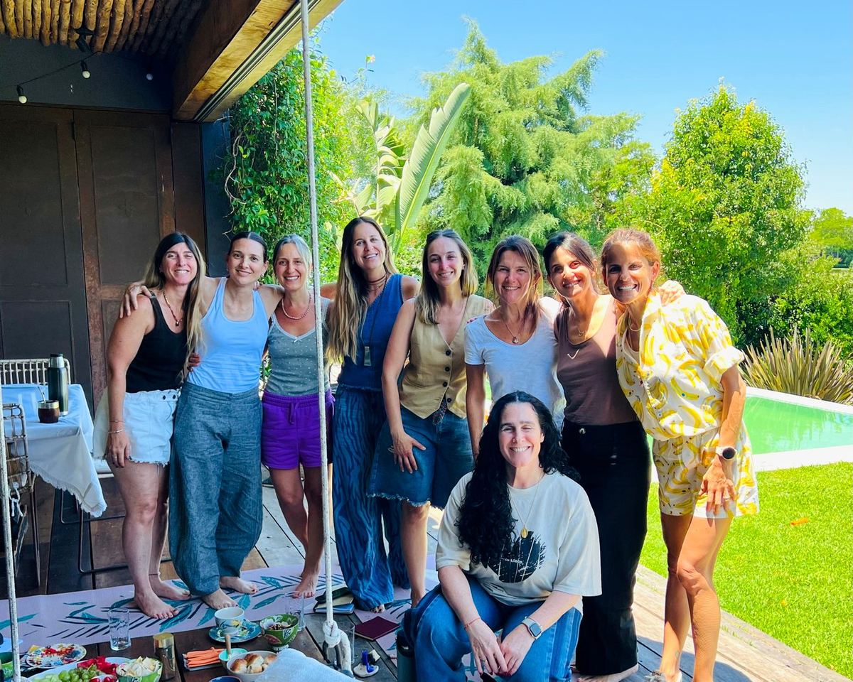 Grupo de mujeres de Alive en un encuentro al aire libre